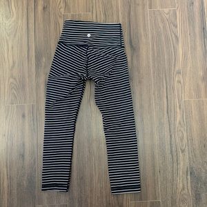 Lululemon stripped leggings